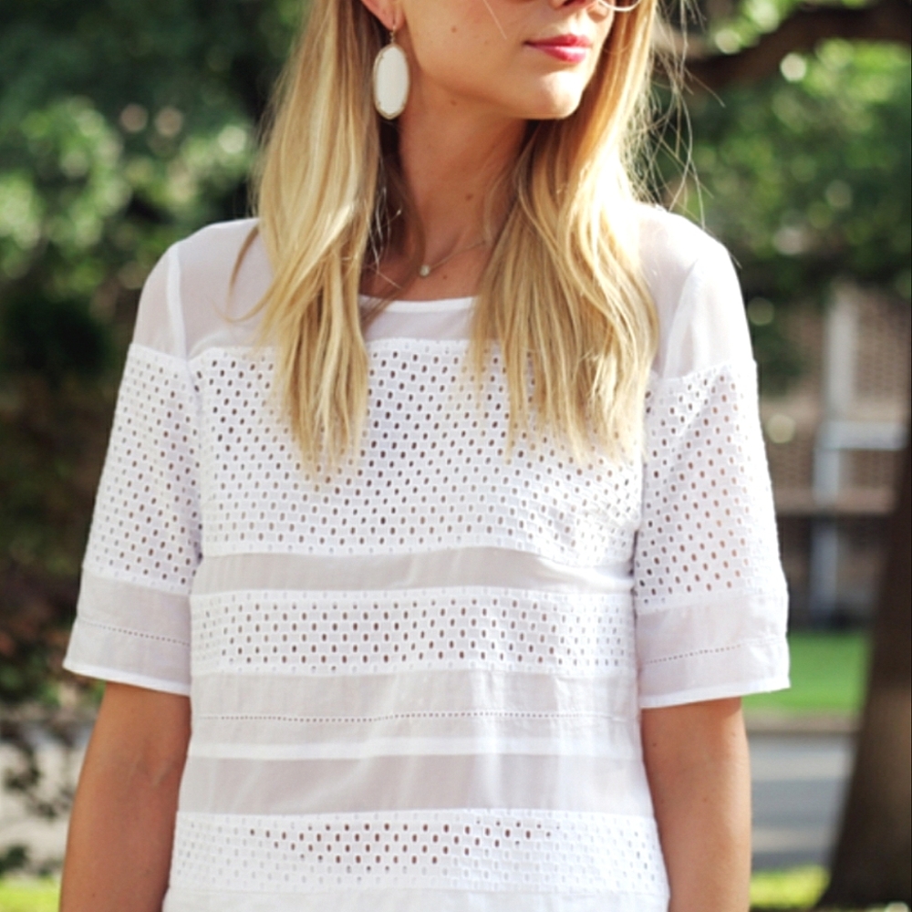 Chelsea28 Eyelet Top Size M